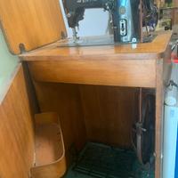 Macchina da cucire Singer 306M con mobiletto