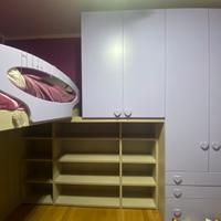 Cameretta con letto a castello