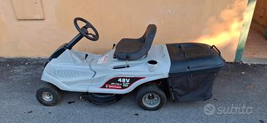 trattorino tagliaerba a batteria