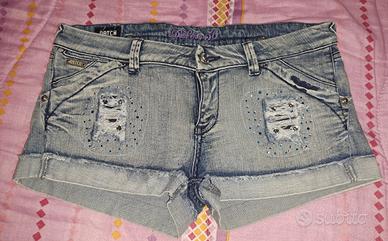 Shorts / pantaloncini Datch