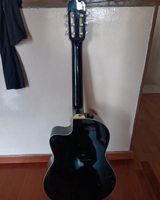 Chitarra classica amplificata