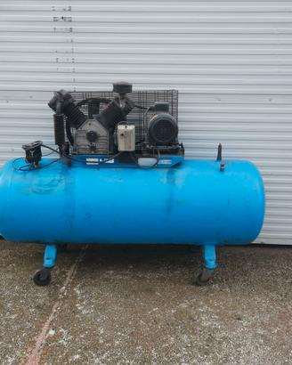 COMPRESSORE D’ARIA PER  SERBATOIO LT.500