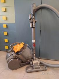 Dyson 230v aspirapolvere modello DC 19. T2