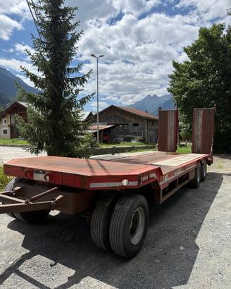Rimorchio CTC con rampe idrauliche