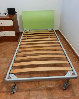 Lettino con rotelle completo di materasso