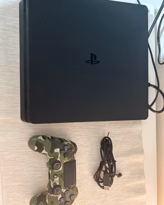 PS4 500GB + controller originale + cavi