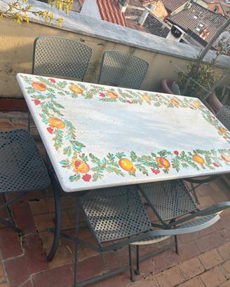 Tavolo da giardino o veranda