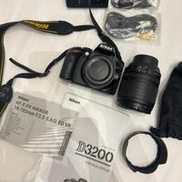 Si vende Nikon D3200 + Obiettivo 18-105 mm