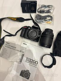 Si vende Nikon D3200 + Obiettivo 18-105 mm