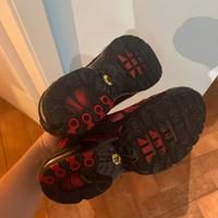 Scarpe nike tn rosse e nereforferescenti con flash