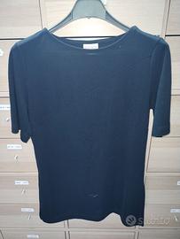 Maglia elegante nera Estiva  con linea orrizontale