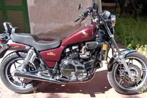Honda vf 750 magna