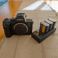 Sony A7 III + 3 batterie aggiuntive e caricatore