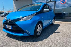 Toyota Aygo 1.0 VVT-i 69 CV 5 porte x-play