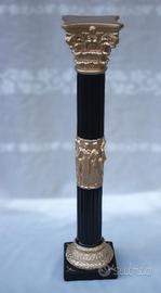 colonna di pietra dipinta a mano 