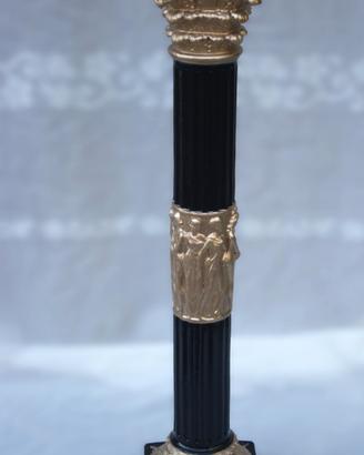 colonna di pietra dipinta a mano 