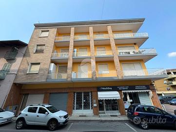 4 LOCALI A CUORGNÈ