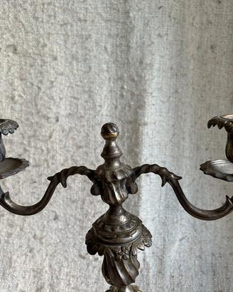 Antico candelabro in ottone