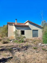 (s) Fabbricato agricolo con terreno piantumato