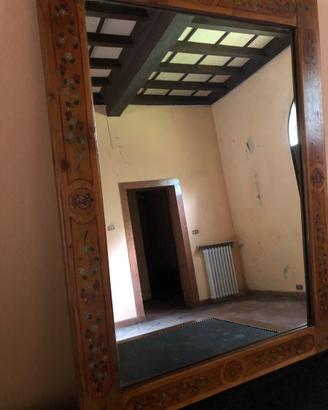 Specchio con cornice antica