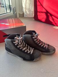 scarpa da moto omologata 