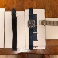 Apple Watch Ultra 2 con vari cinturini originali