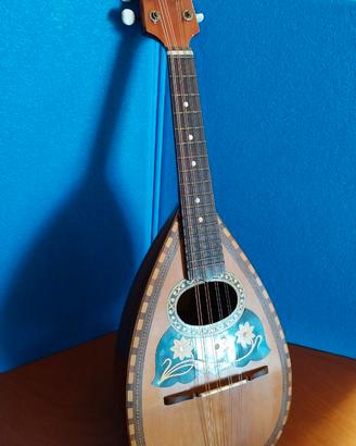 MANDOLINO