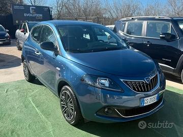 Lancia Ypsilon 1.0 FireFly 5 porte S&S Hybrid Silv
