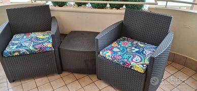 Set poltrone e tavolino