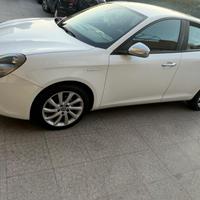 Alfa Romeo Giulietta 1.6 120 cv