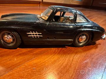 Burago Mercedes Benz 300 SL 1/24