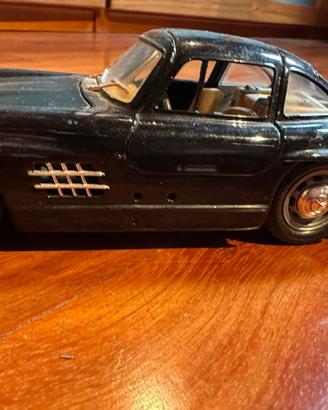 Burago Mercedes Benz 300 SL 1/24