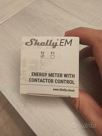 Energy meter with contact or control