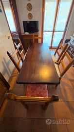 CREDENZA E TAVOLO CUCINA