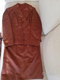 Elegante tailleur in seta pura