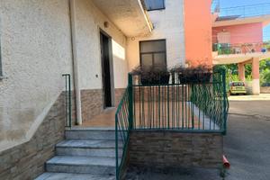 Appartamento con Terrazzo e Giardino