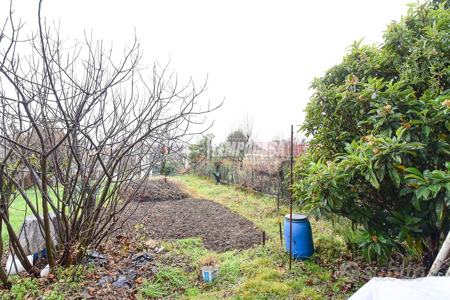 TERRENO EDIFICABILE DI 1070MQ!! A ERBA!!! - Vista 2