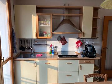 cucina di completa di elettrodomestici