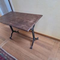 Tavolino con gambe in ferro