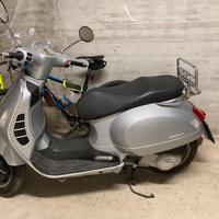 Vespa gts 250