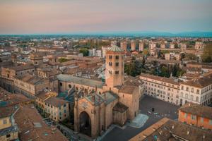 3 LOCALI A PIACENZA