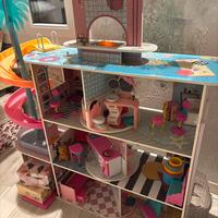 Villa LOL surprise OMG gigante con piscina