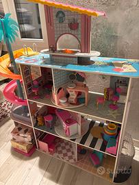 Villa LOL surprise OMG gigante con piscina