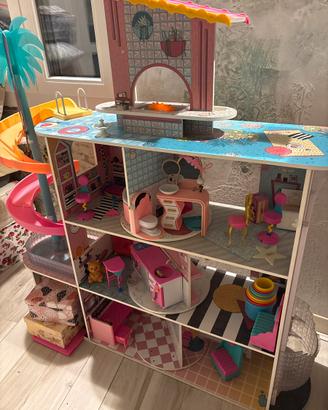 Villa LOL surprise OMG gigante con piscina