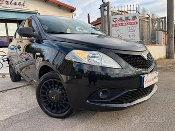Lancia Ypsilon 1.2 69 CV 5 porte Platinum