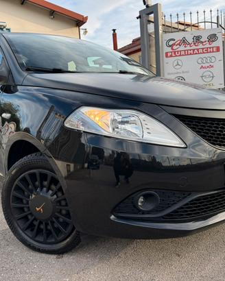 Lancia Ypsilon 1.2 69 CV 5 porte Platinum