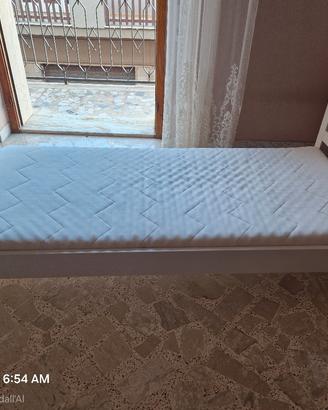lettino IKEA Kritter con materasso e rete a doghe