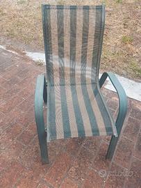 Tavolo e sedie da giardino