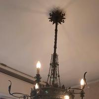 Lampadario tipo medievale in ferro battuto