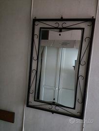 Specchio e sedie cornice in ferro 